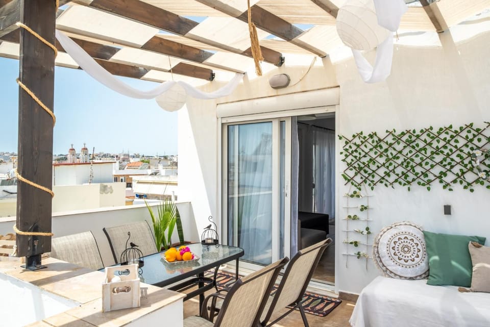 Day, View (from property/room), Balcony/Terrace, Seating area, Dining area