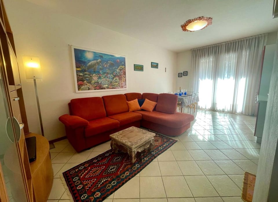 Living room, Decorative detail