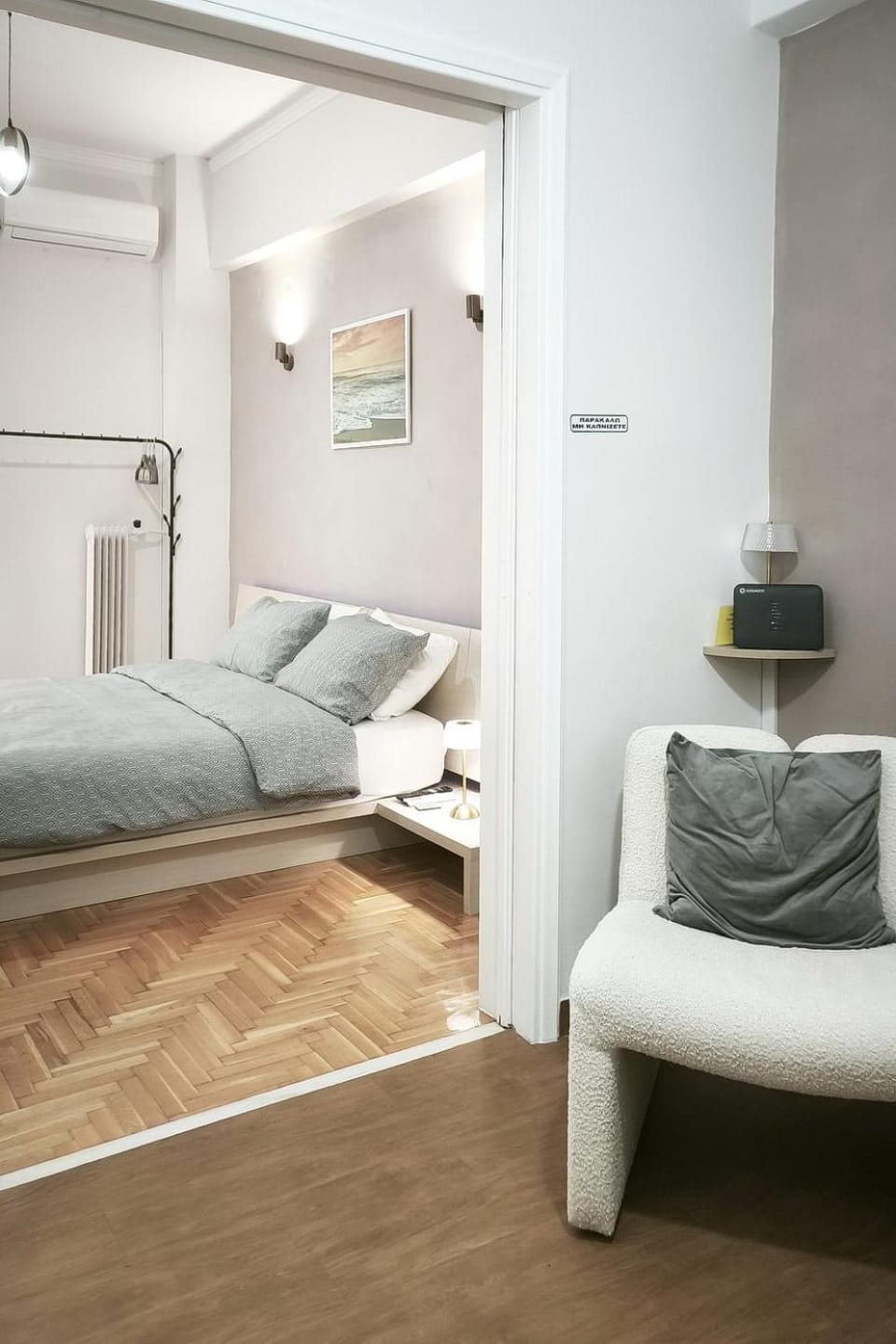 Bed, Living room, Seating area, Bedroom