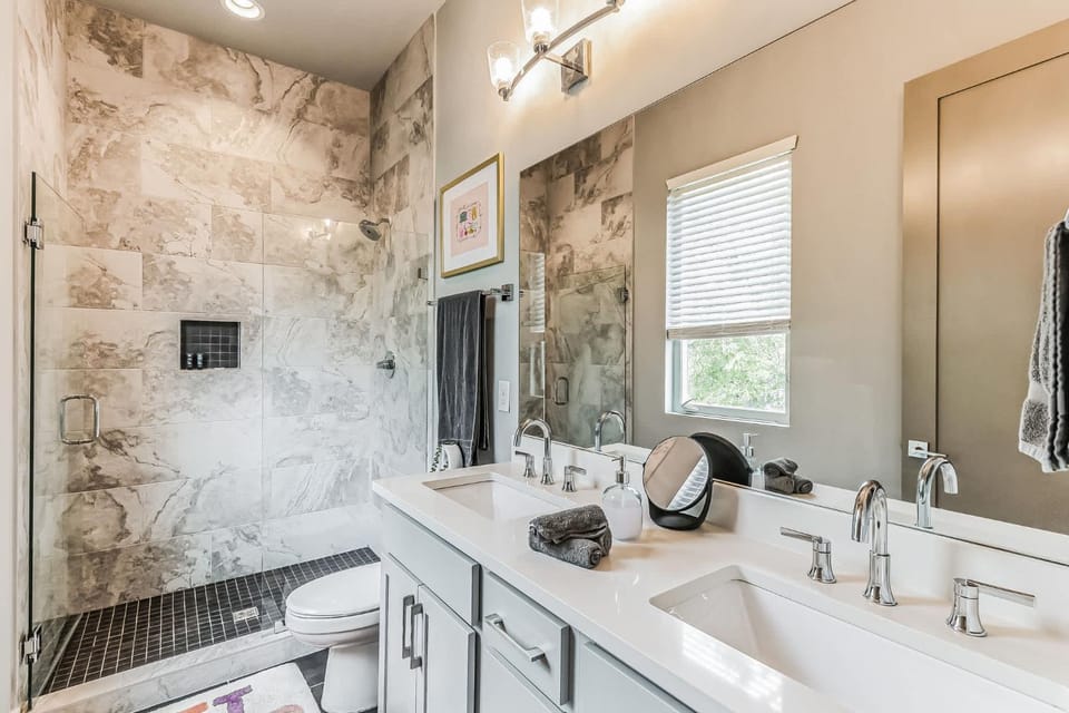 Boho Townhome for 12 Close to DT House in Nashville