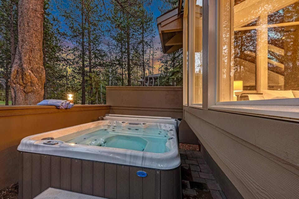 Golfcourse, Hot Tub, View (from property/room)