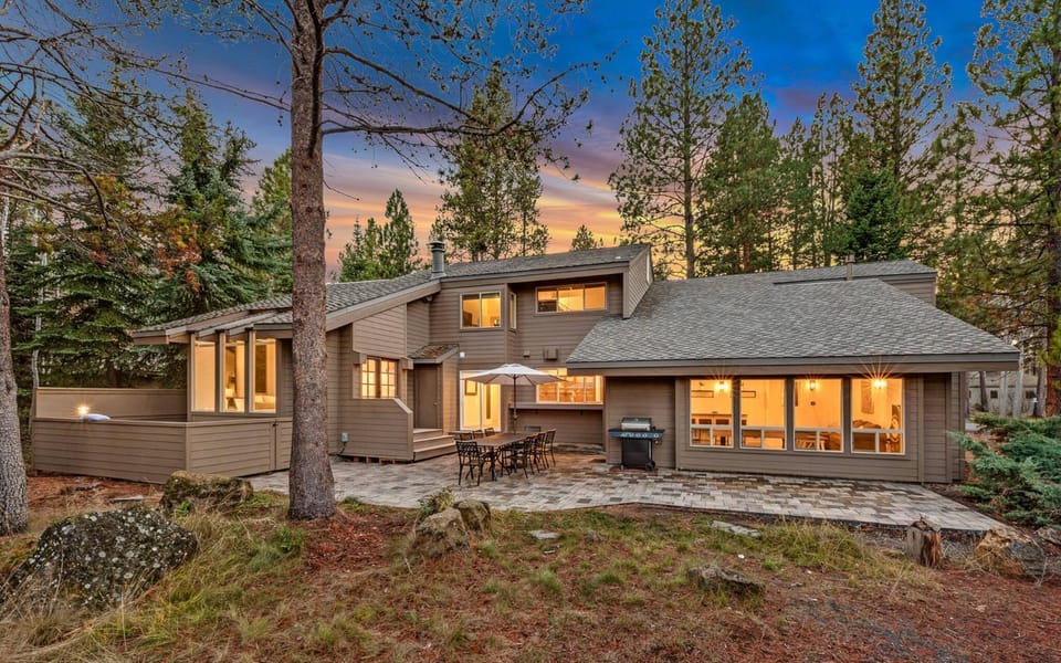 Property building, Golfcourse, Hot Tub, View (from property/room)