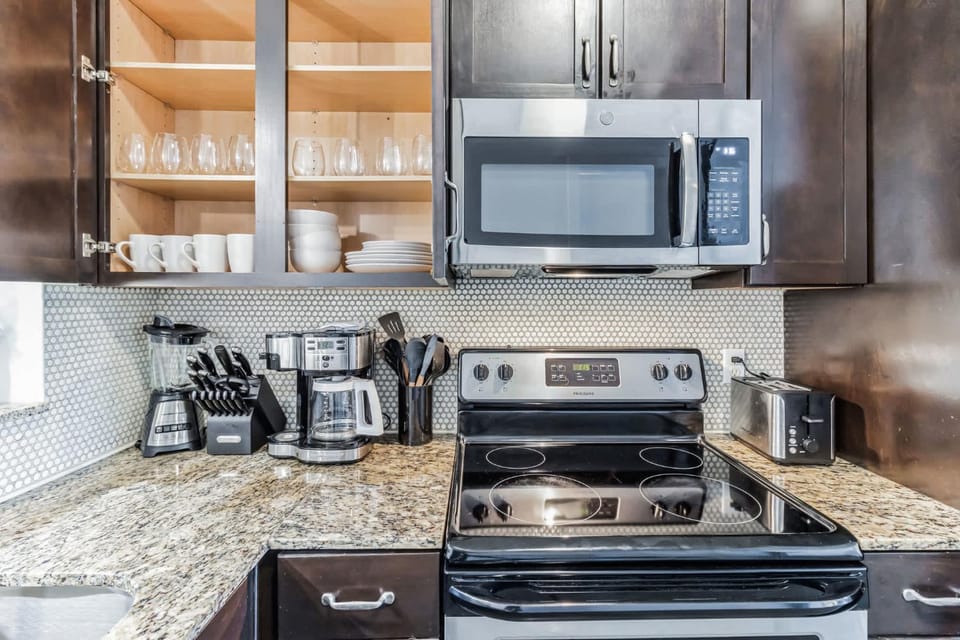 Centennial Park Condo Near Broadway Sleeps 4 House in Nashville