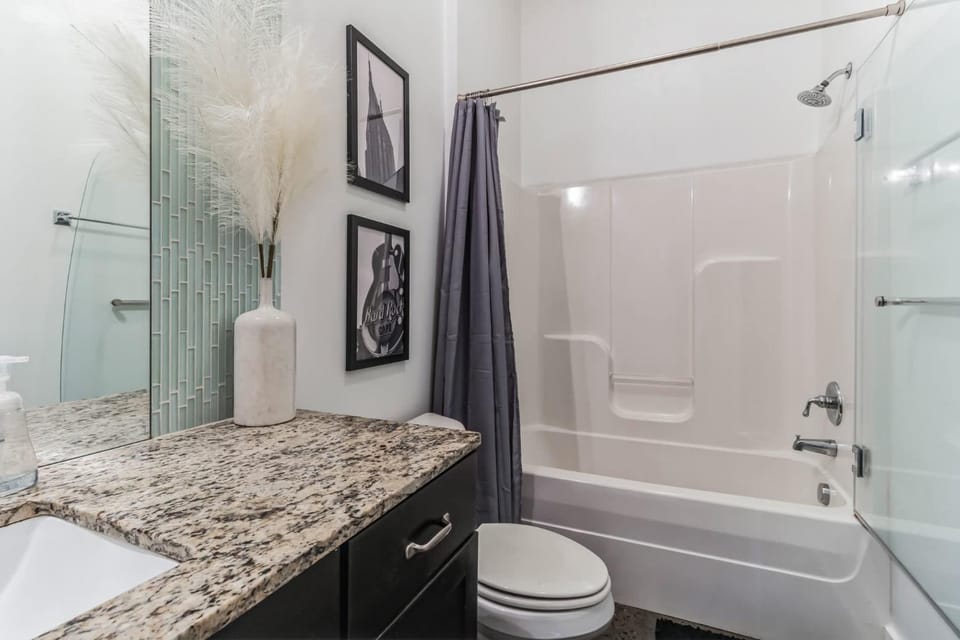 Centennial Park Condo Near Broadway Sleeps 4 House in Nashville