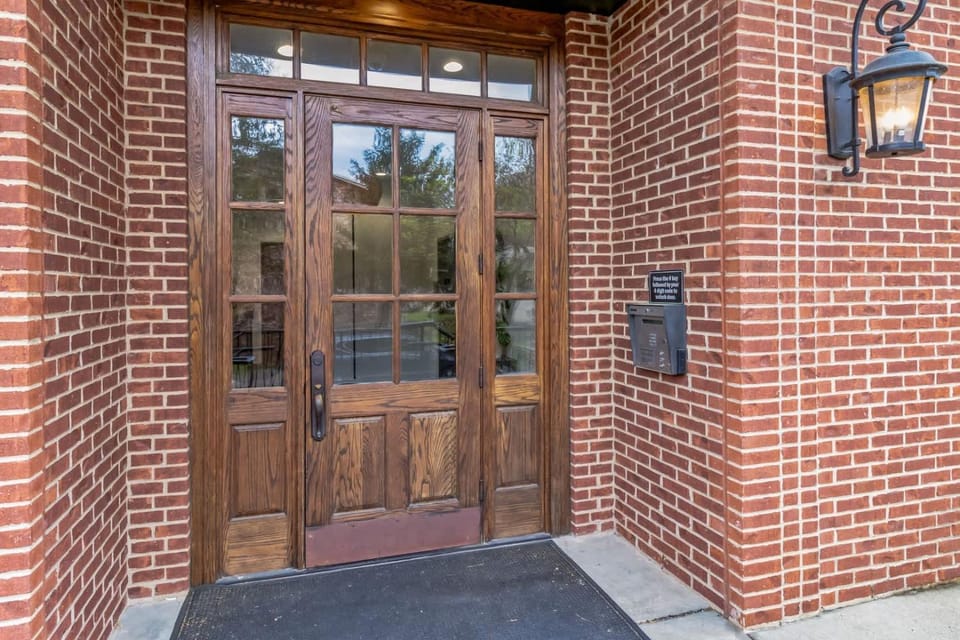 Centennial Park Condo Near Broadway Sleeps 4 House in Nashville