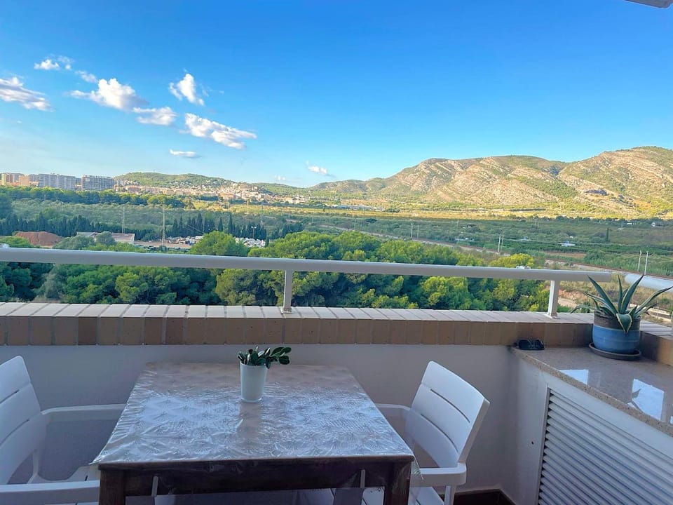 Balcony/Terrace, Mountain view