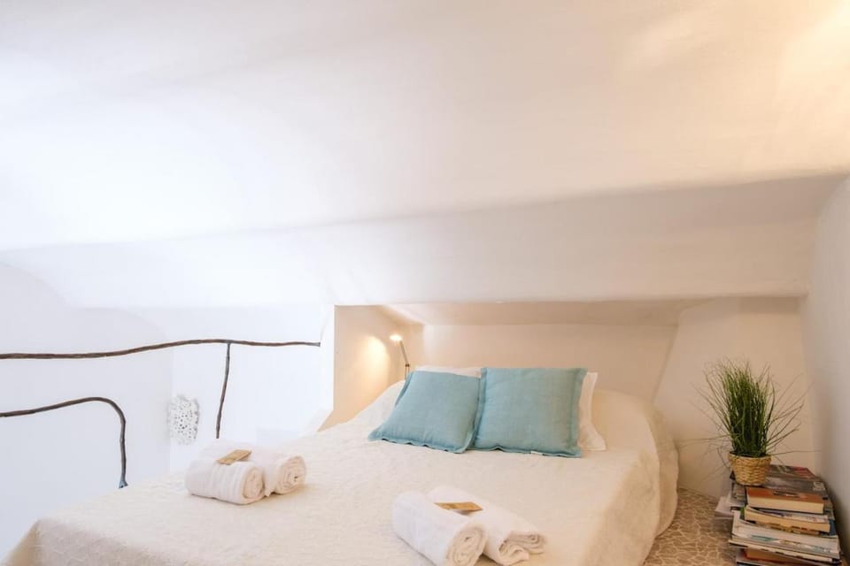 Romantic House with Bathtub in Room 5 min Porto Cervo House in Sardinia