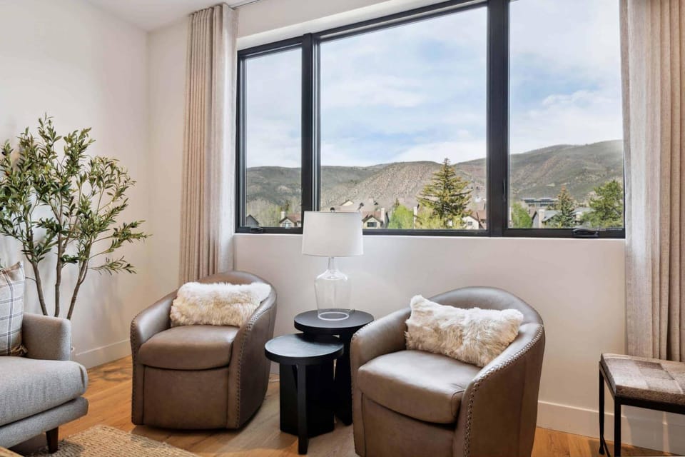 Frontgate 226 by East West Hospitality Apartment in Avon