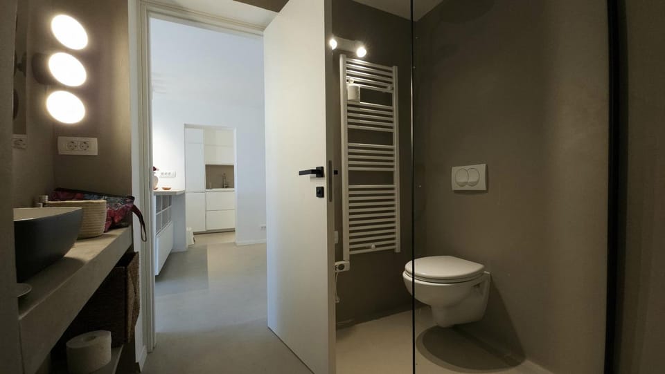 Shower, Toilet, Bathroom