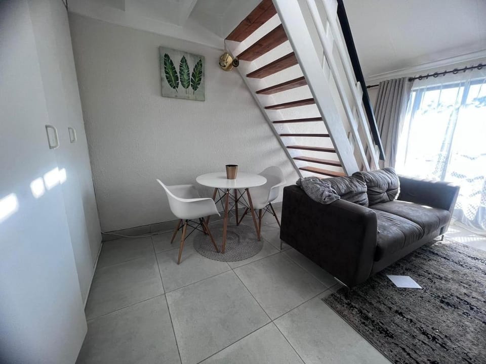 Living room, Dining area, Breakfast