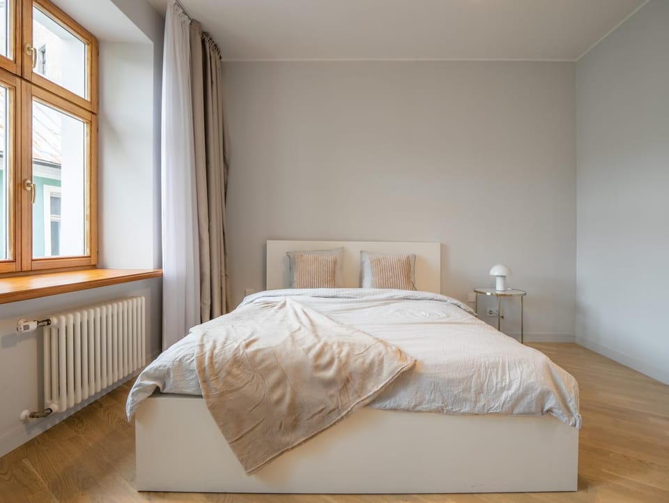 Bed, Photo of the whole room, Bedroom, internet