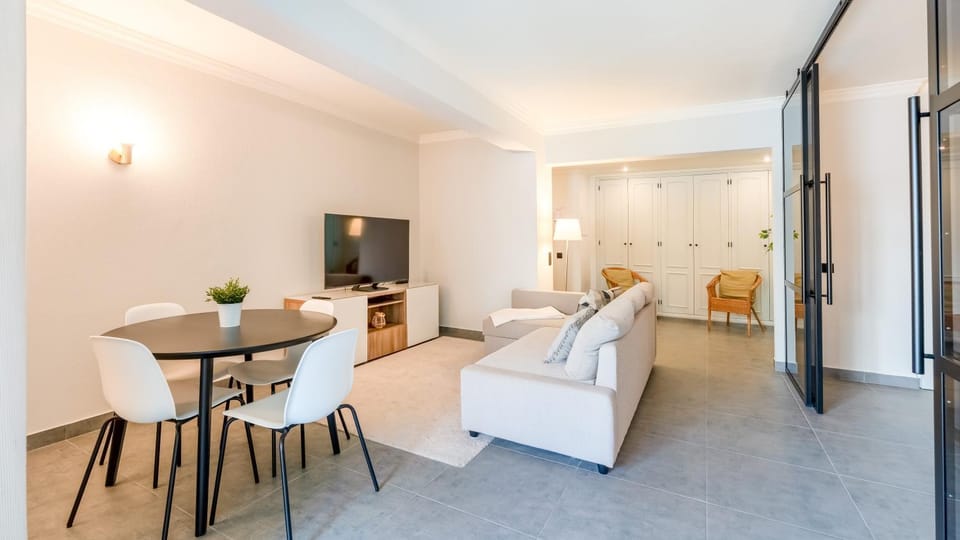 Communal lounge/ TV room, Dining area