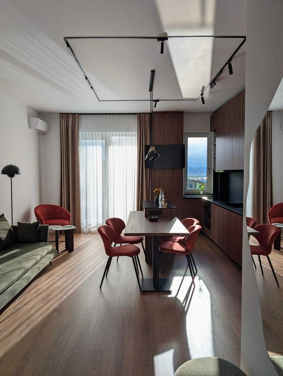 TV and multimedia, Kitchen or kitchenette, Living room, Seating area, Dining area, Evening entertainment