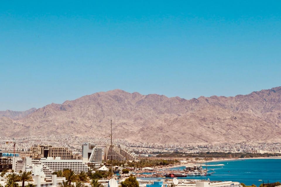 Mountain view, Sea view