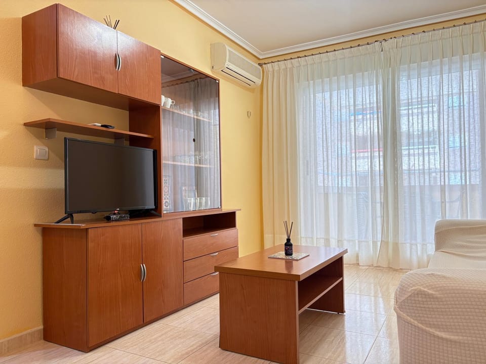 Living room, air conditioner