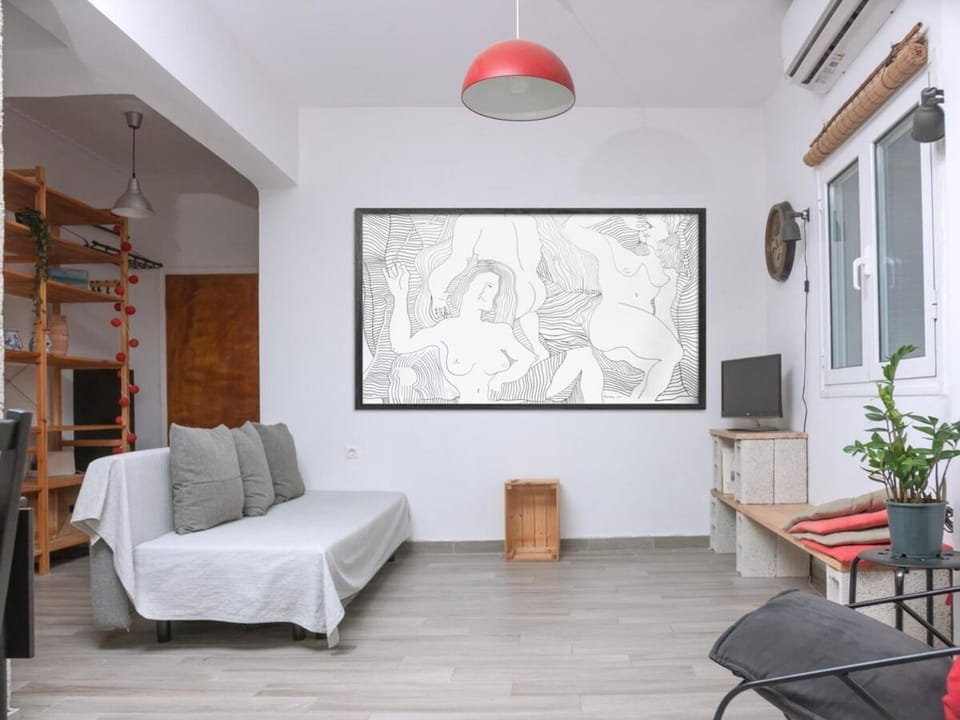 TV and multimedia, Living room, Seating area, air conditioner