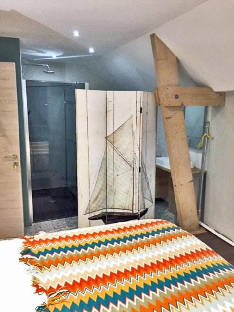 Bathroom, Bedroom
