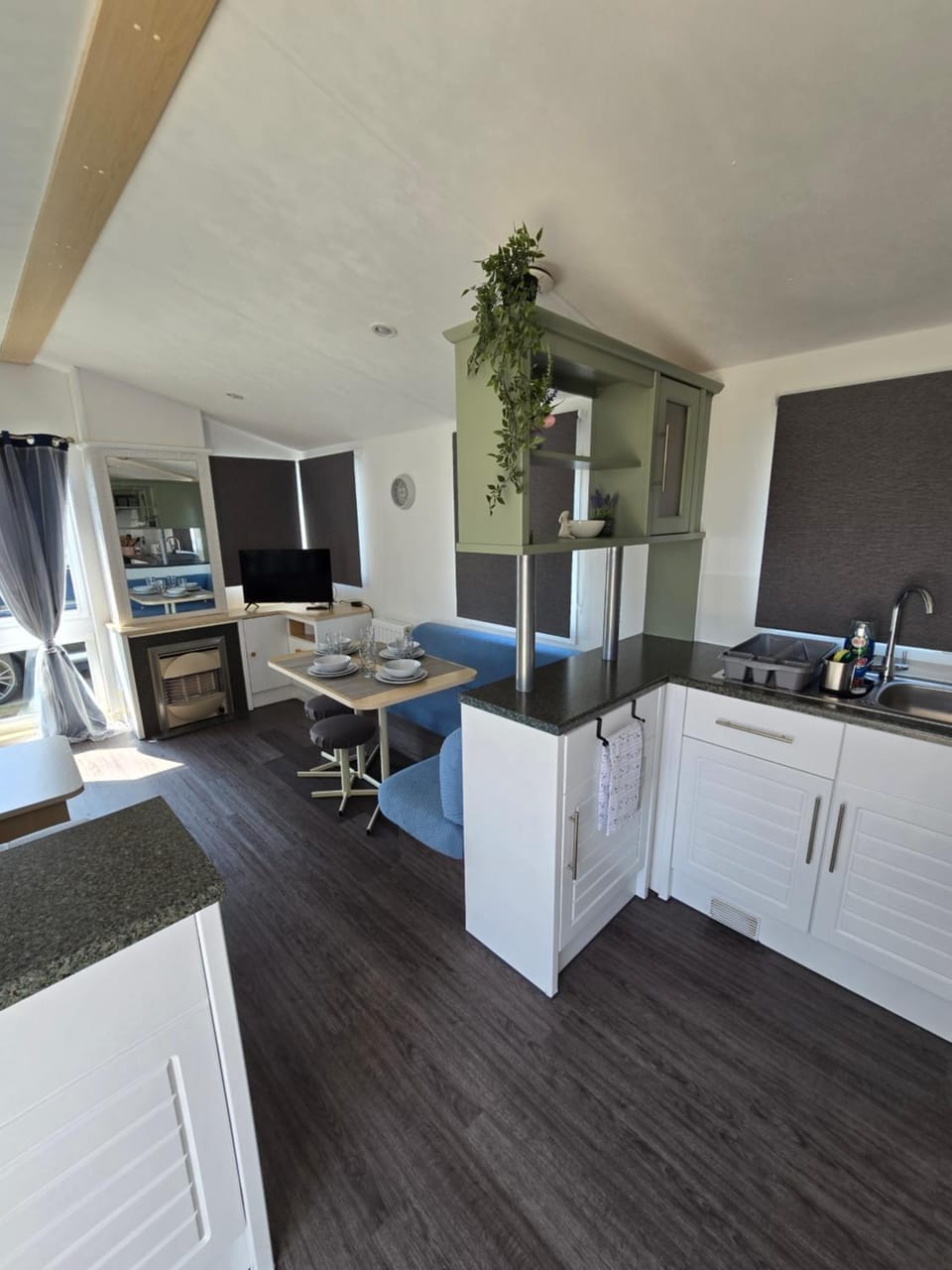 Dining area, pet friendly