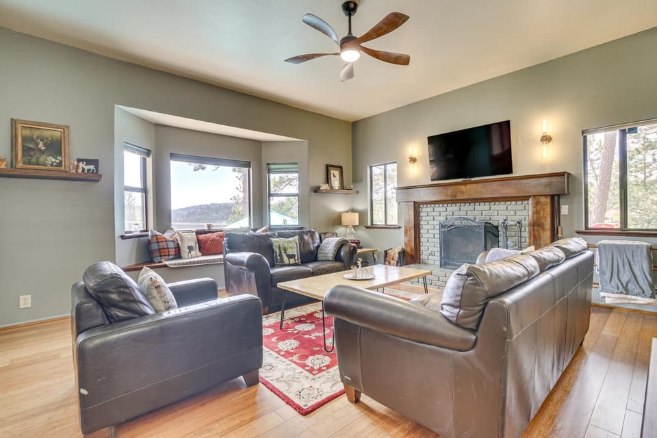 Partial Lake Arrowhead View Cabin with Game Room! Cabin in Lake Arrowhead