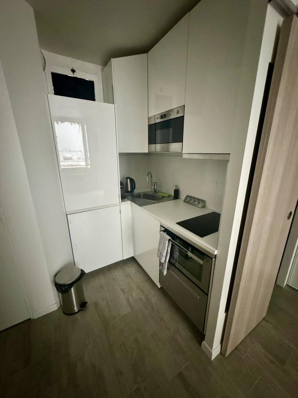 Studio with private terrace Neuilly sur Seine Apartment in Courbevoie