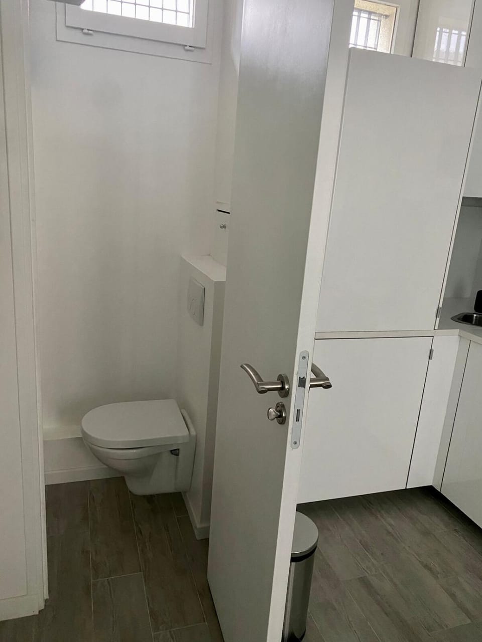 Studio with private terrace Neuilly sur Seine Apartment in Courbevoie