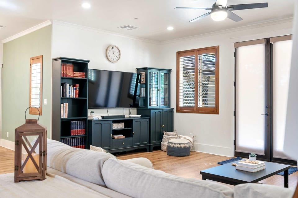 Luxury Escondido Family Oasis with Hot Tub House in Escondido Village