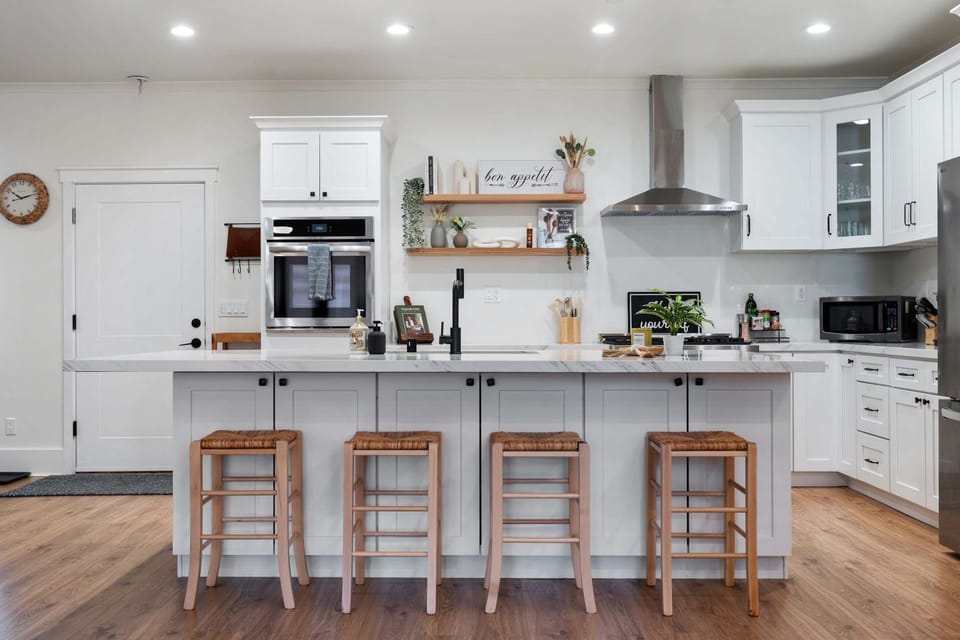 Luxury Escondido Family Oasis with Hot Tub House in Escondido Village