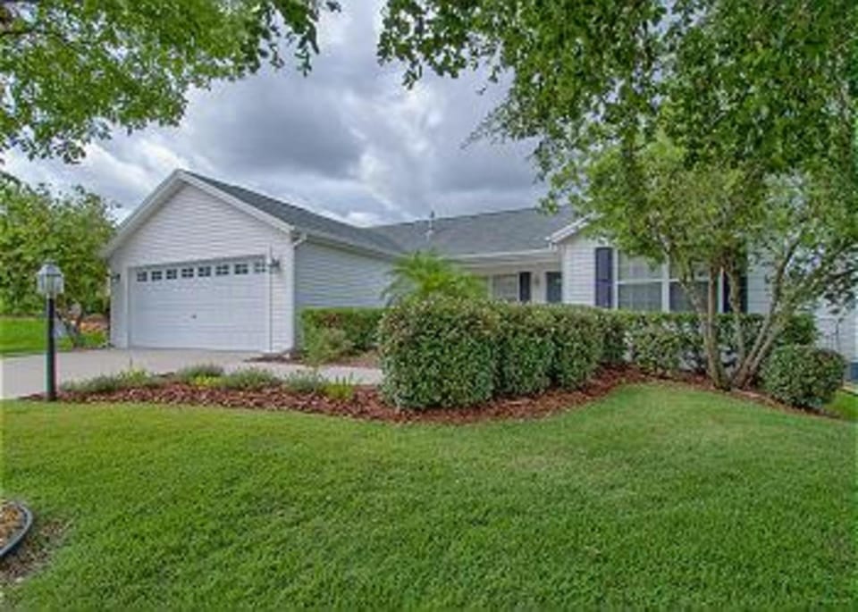 780 Z3a VILLAGE OF LARGO by REMAX Premier House in The Villages