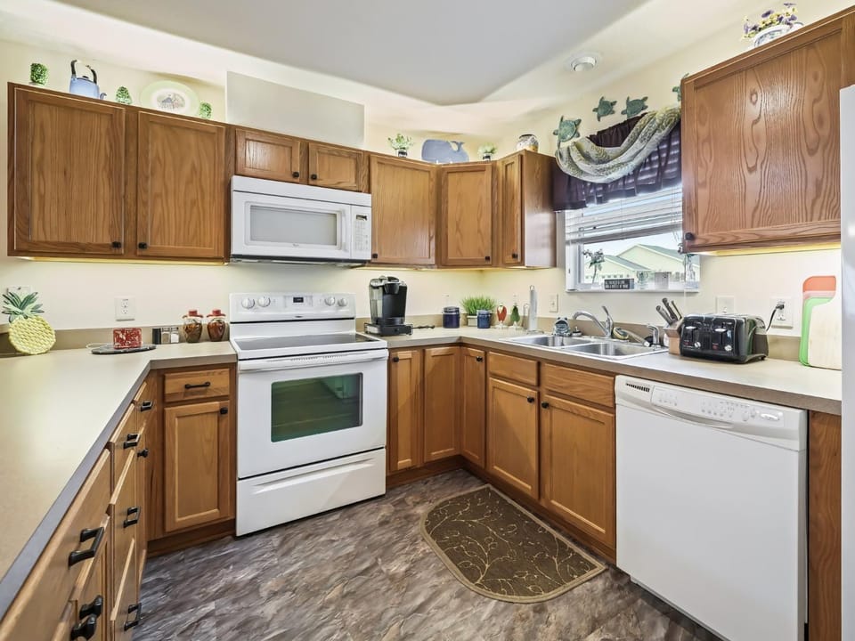 888 Z4A VILLAGE OF SANIBEL by REMAX Premier House in The Villages