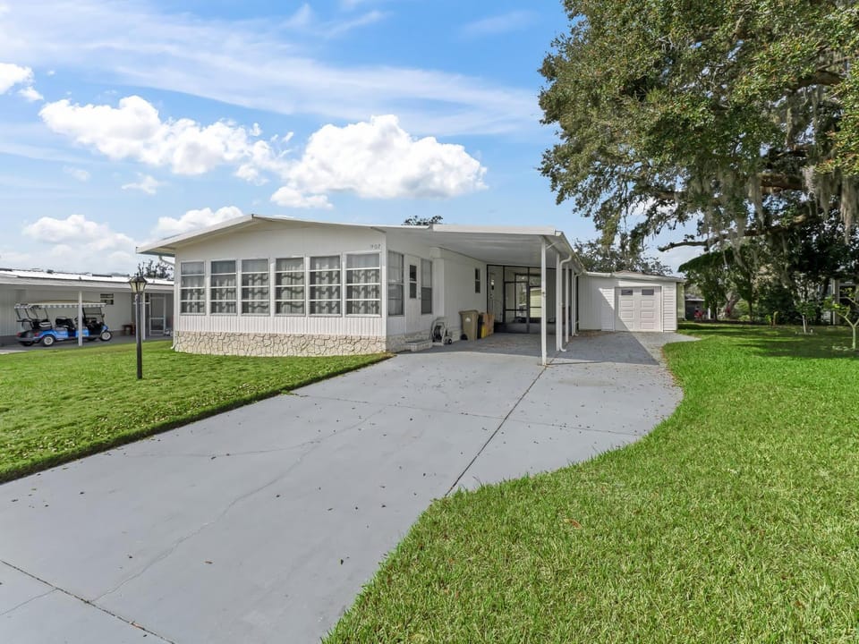 907 Z1 Village of Silver Lake by REMAX Premier House in Lady Lake