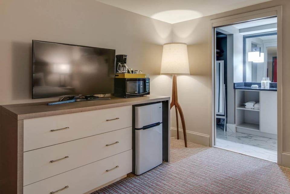 Charming Retreat for 2 Near Downtown & Broadway Apartment in East Nashville