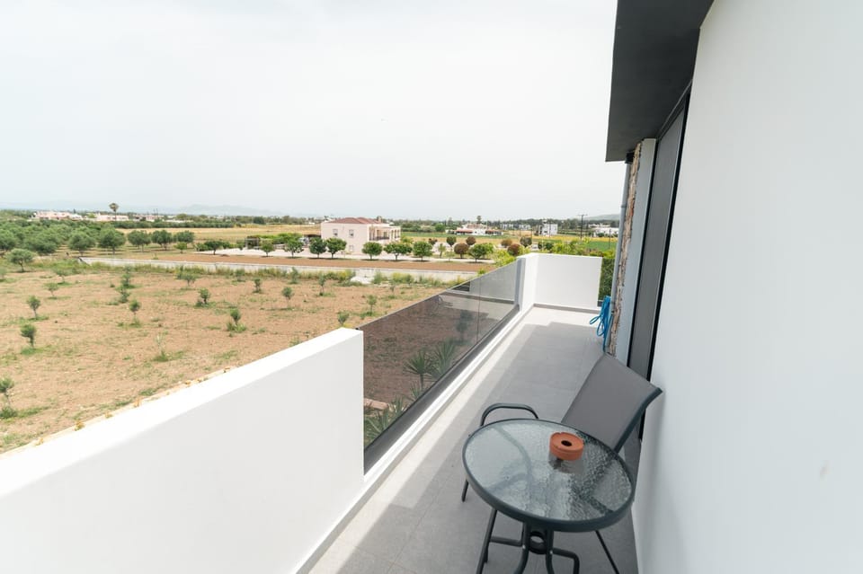 Day, Natural landscape, View (from property/room), Balcony/Terrace