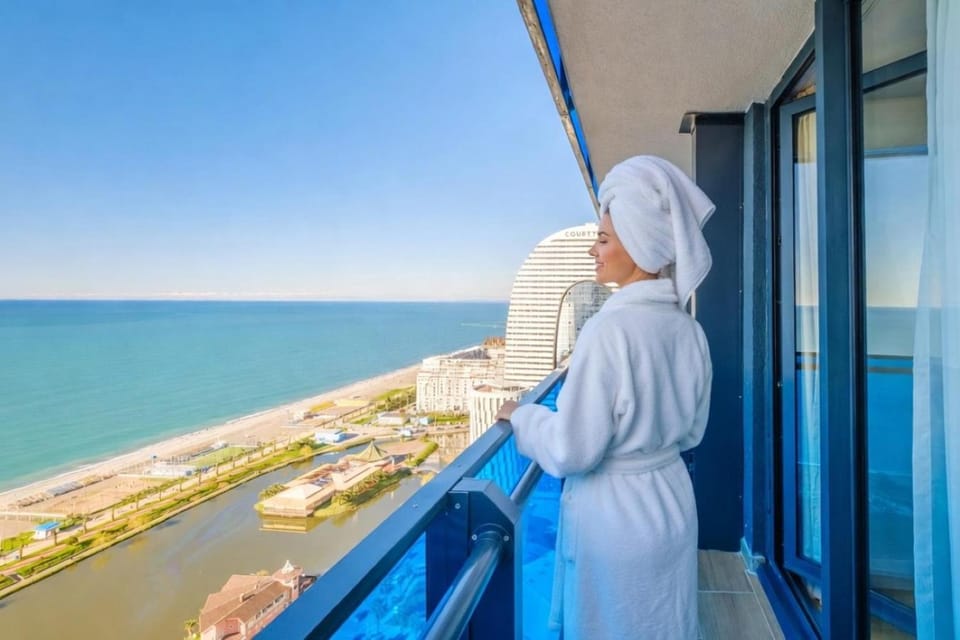 Nearby landmark, Day, People, Natural landscape, View (from property/room), Balcony/Terrace, Beach, Sea view, group of guests