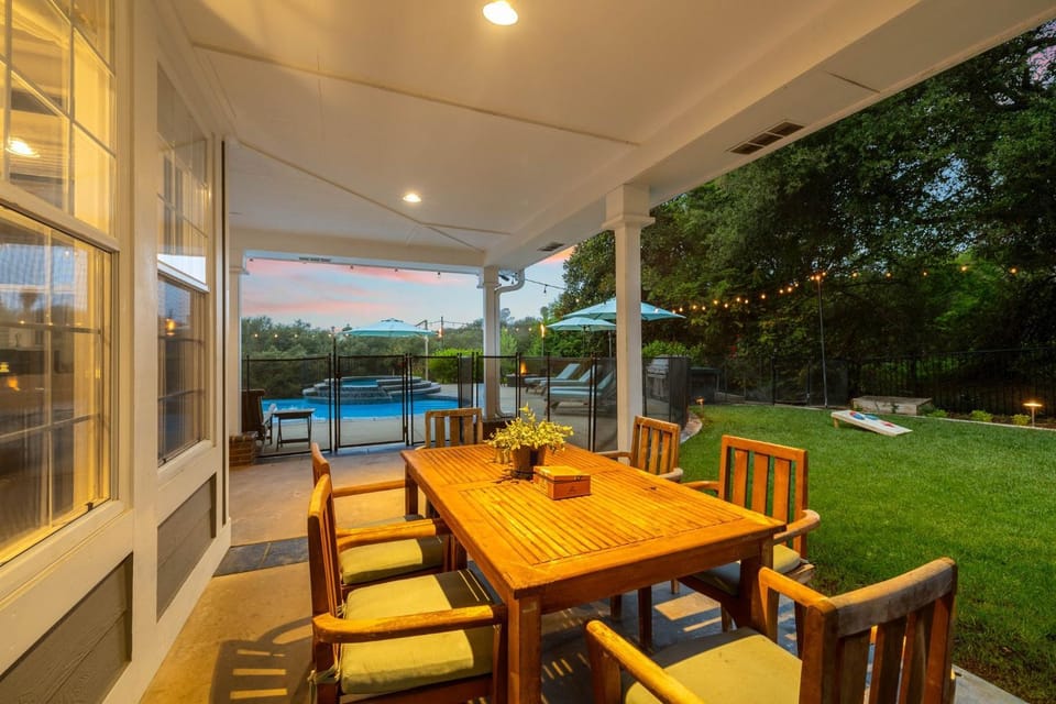 Patio, Garden, Dining area