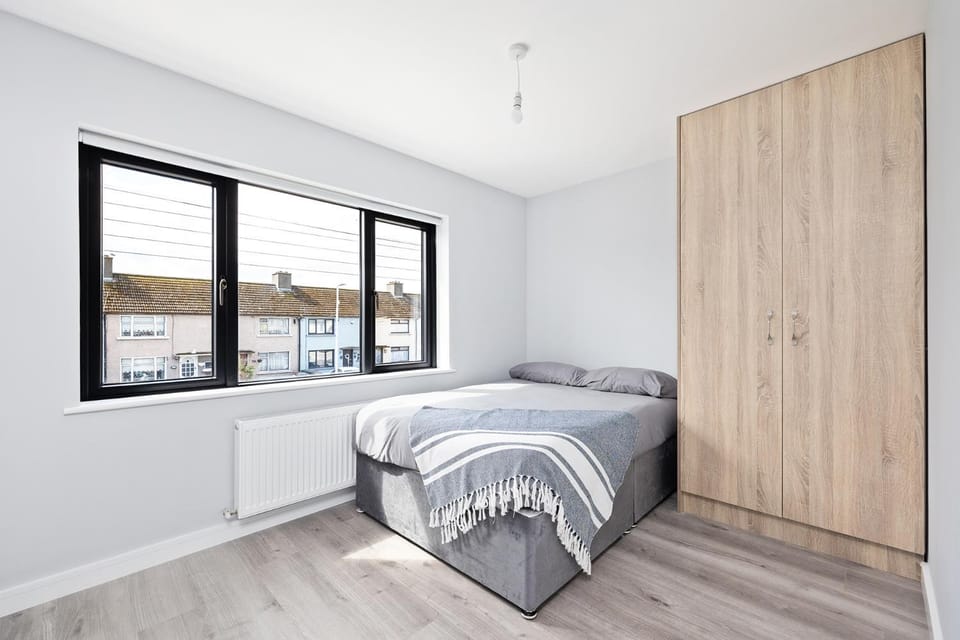 Bed, Photo of the whole room, Bedroom, wardrobe