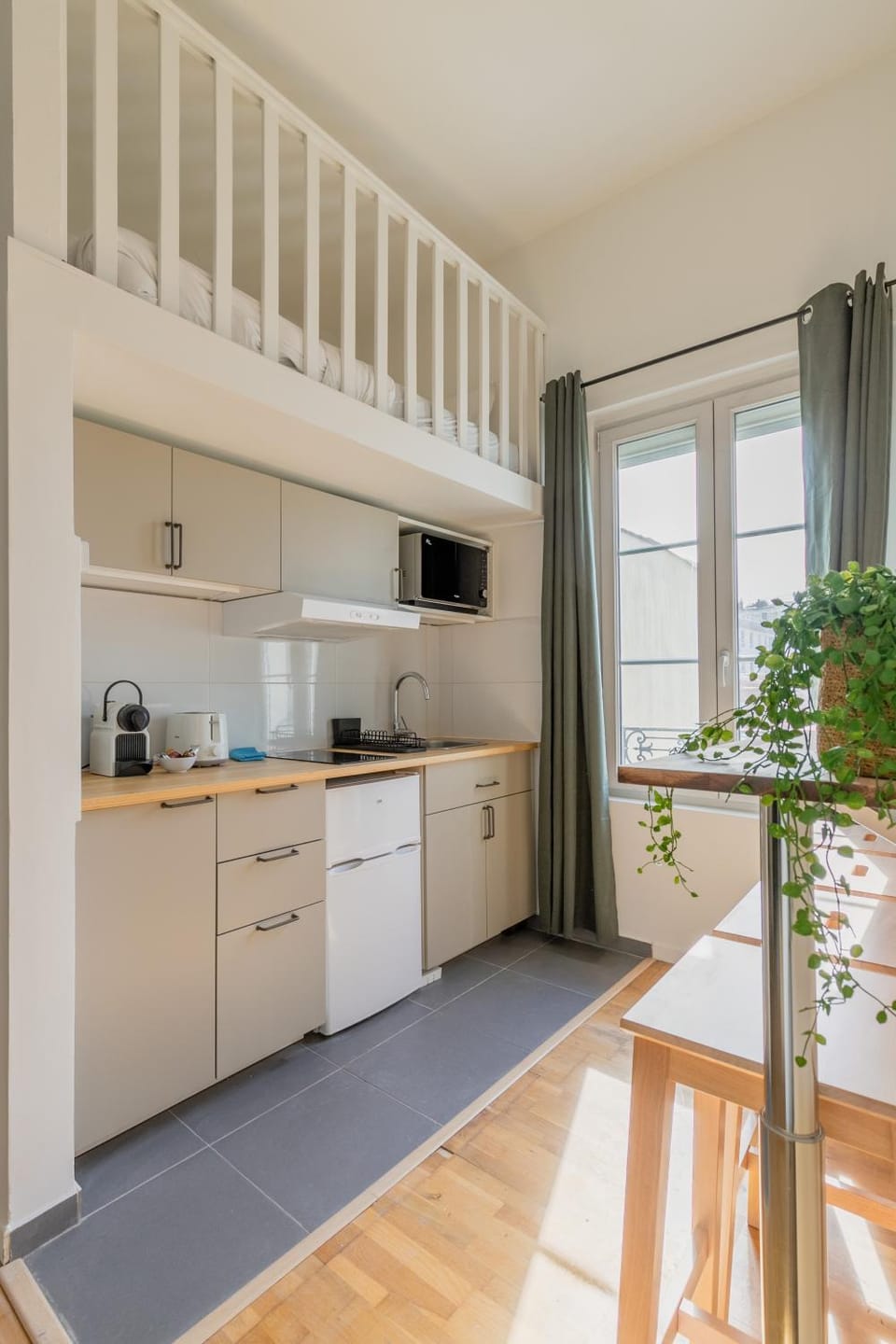 Kitchen or kitchenette