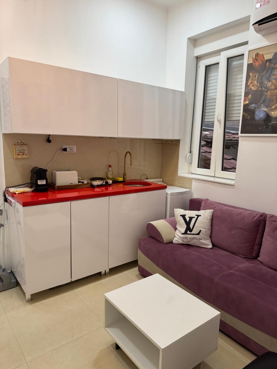 Kitchen or kitchenette, Seating area