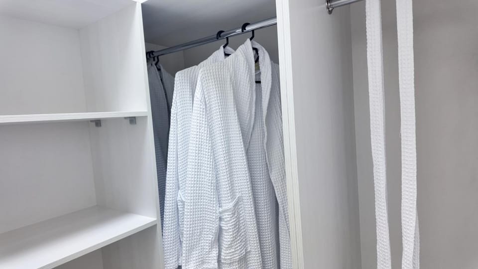towels, wardrobe