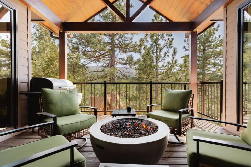 Luxury Ridgecrest Resort 4BR House in Big Bear