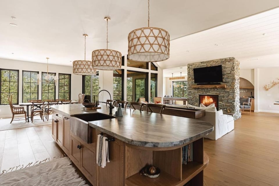 Luxury Ridgecrest Resort 4BR House in Big Bear
