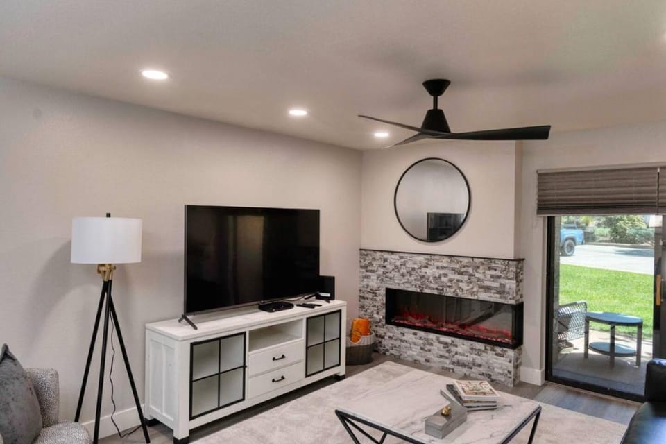 Sultry Sedona Getaway Apartment in Village of Oak Creek