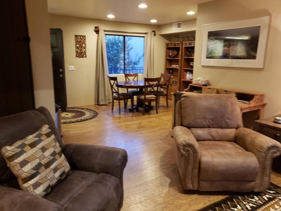 Johnnys Sedona Getaway 2 Primary Suites 2 Bath House in Village of Oak Creek