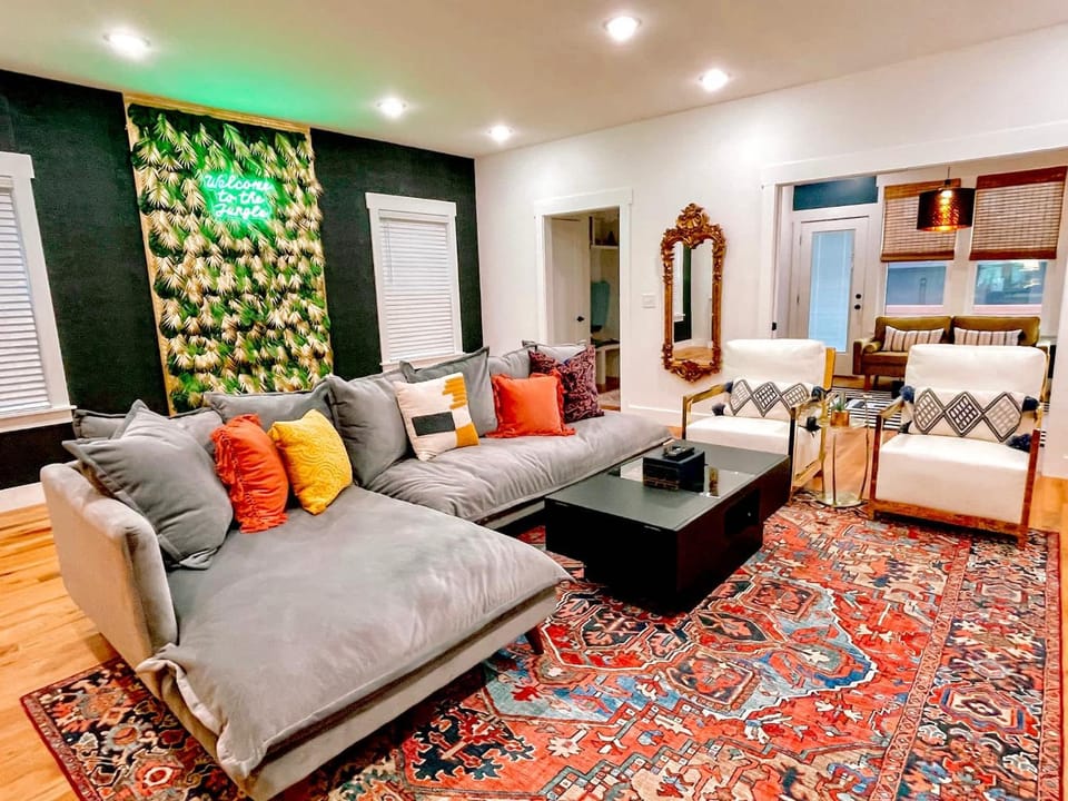 Glamorous 3 BDR in East Nashville - Pet Friendly House in East Nashville