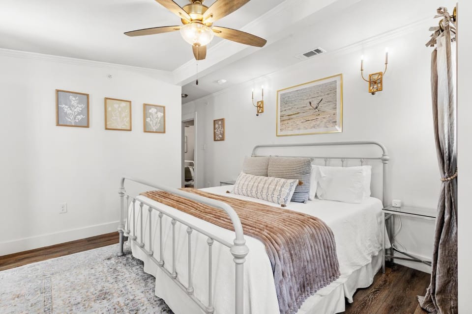 Old Spanish House Suite C Downtown Retreat House in Biloxi