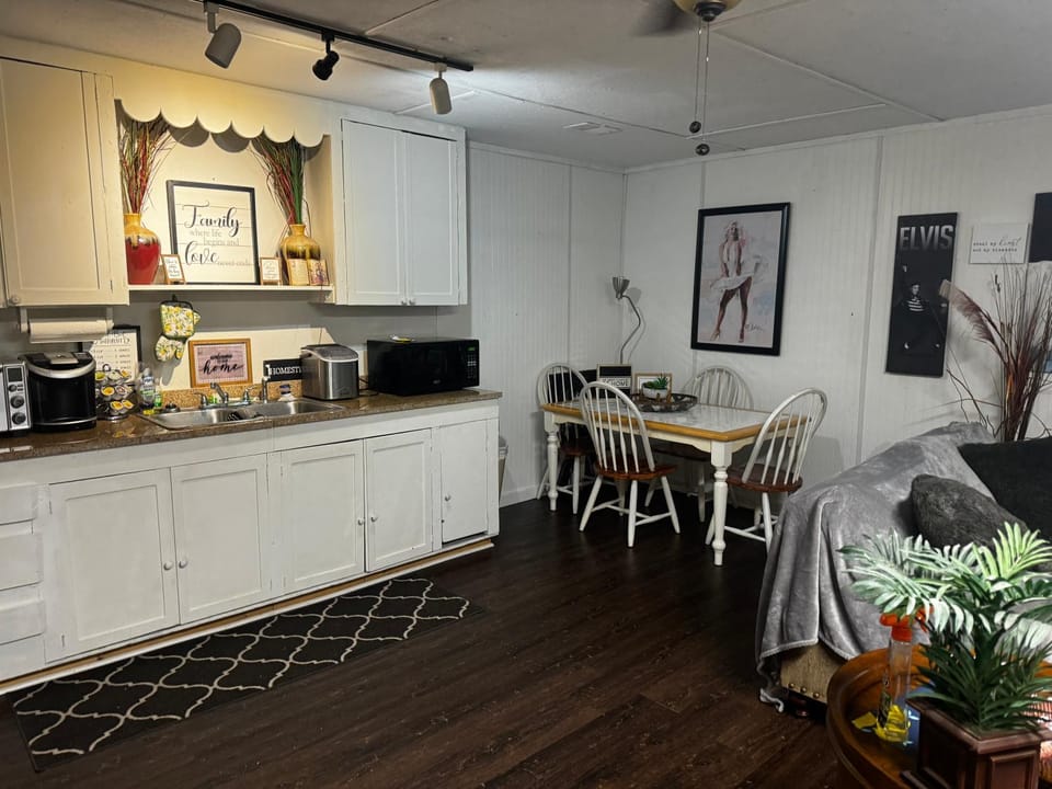 Sweet Ts Getaway House in West Columbia