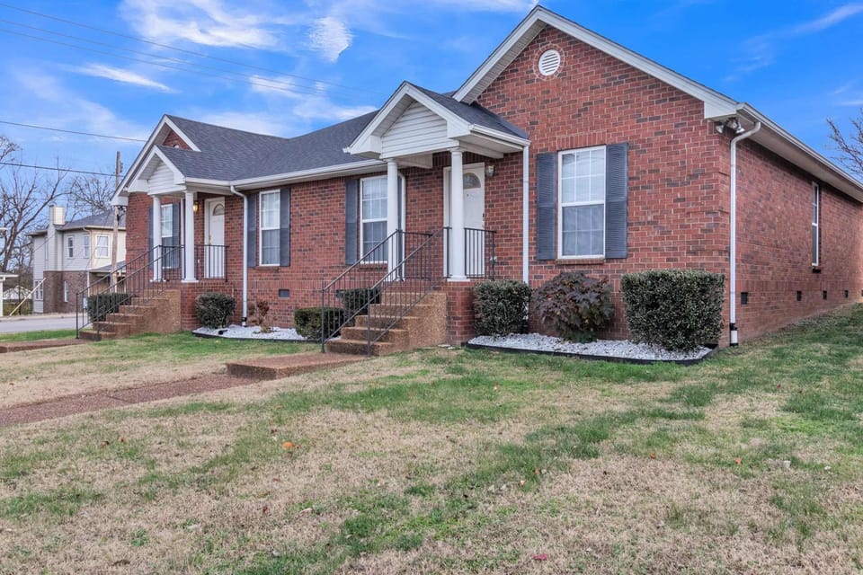 Cozy 3 BDR in West Nashville l close to TSU House in Nashville