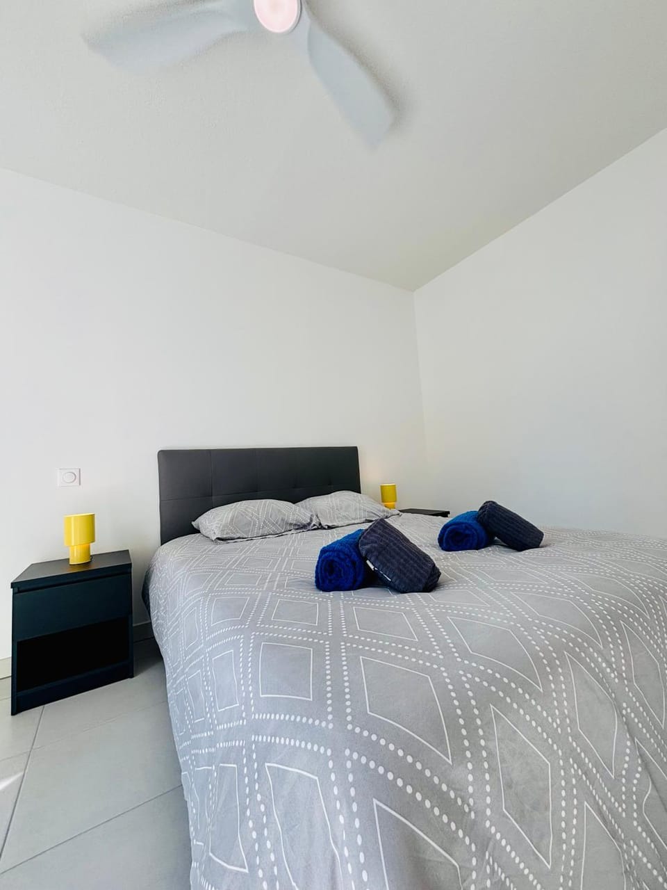 Bedroom, heating, towels