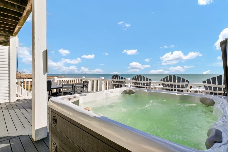 1322 New River Inlet Road- Oceanfront, 240 EV outlet, Elevator, Sleeps 18, Hot tub House in North Topsail Beach
