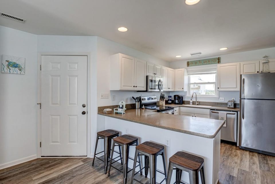 3800 Island Drive - Luna's Ocean Lookout House in North Topsail Beach