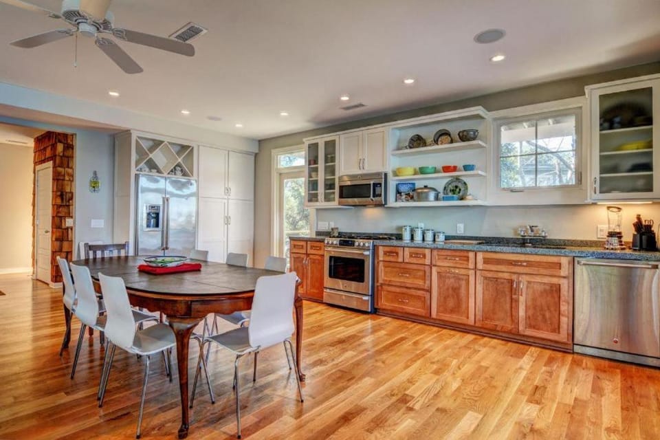 421 Fields Avenue - The Nancy Ann House in Topsail Beach